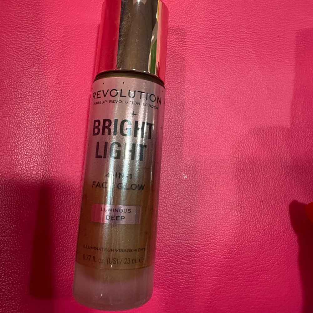 Revolution Bright Light Luminous Deep Highlighter